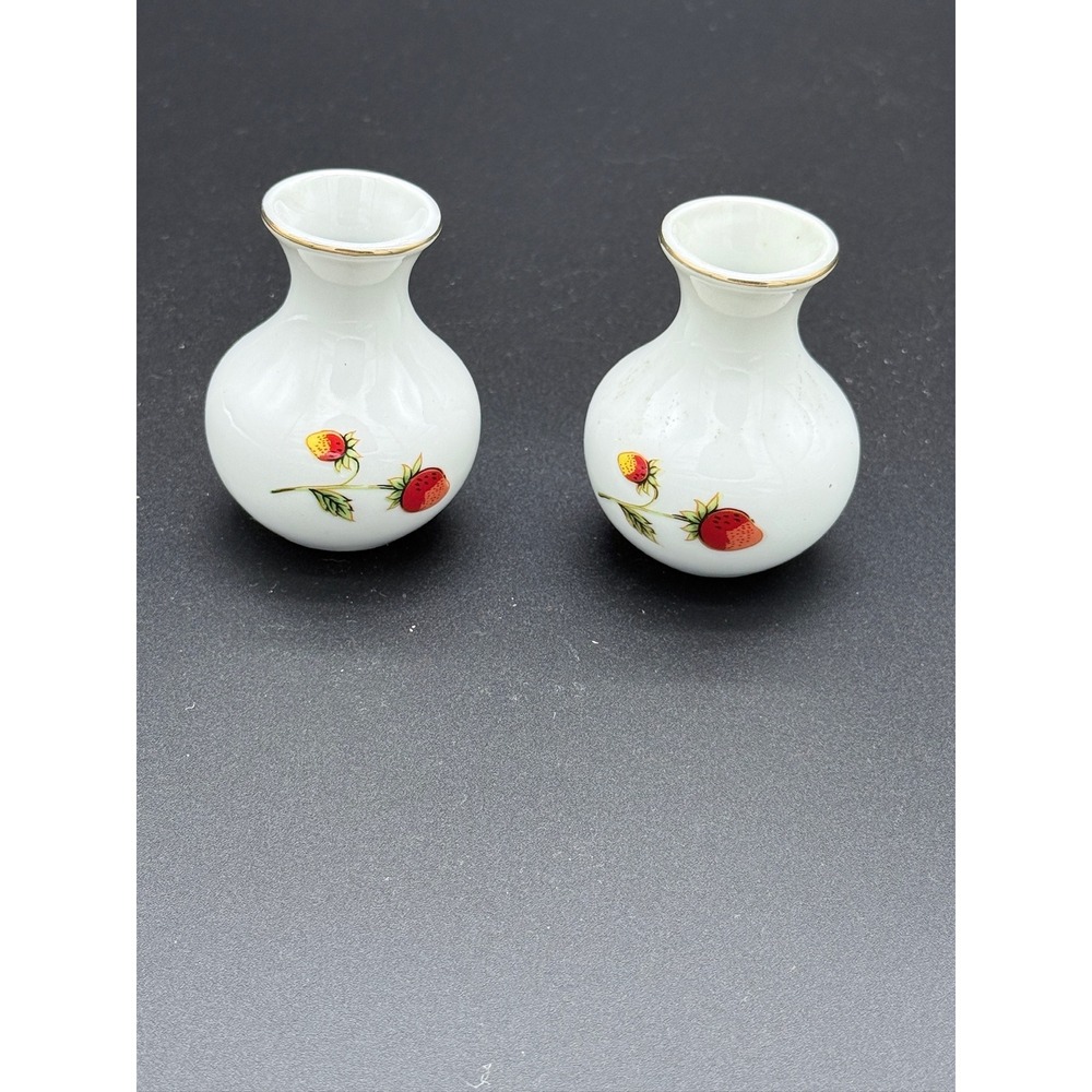 OMC Japan Miniature Porcelain Strawberry Bud Vases Gold Rim Set of 2‎ Vintage